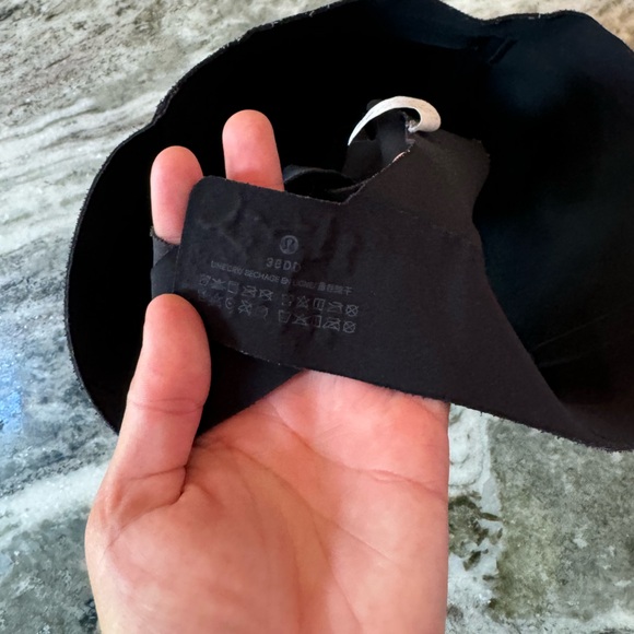 Lululemon Bra Black Camo 38DD High Support - Picture 3 of 3